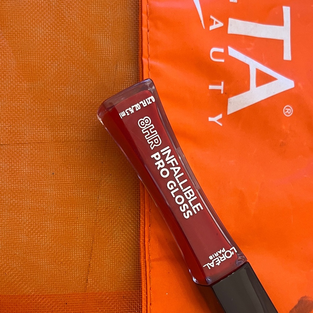 L'Oreal Paris Infallible Pro Gloss - Red